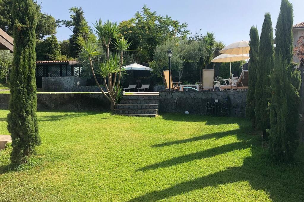 Casa Di Paco A Nicolosi Маскалучия Екстериор снимка