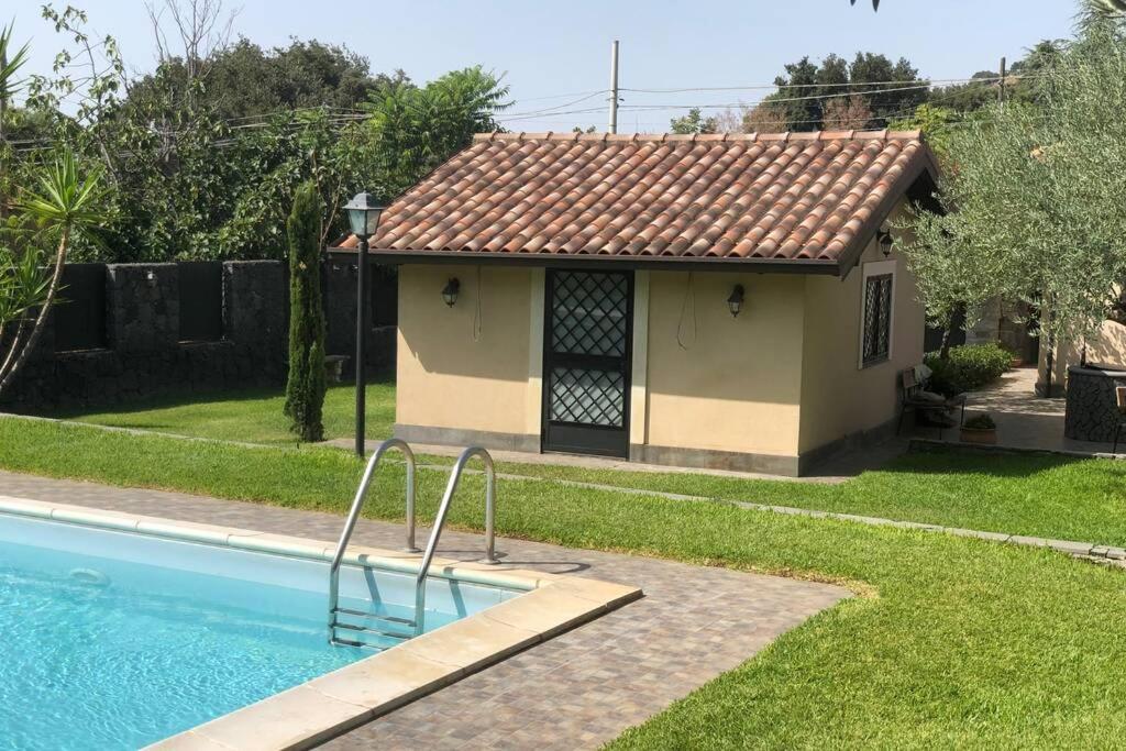 Casa Di Paco A Nicolosi Маскалучия Екстериор снимка