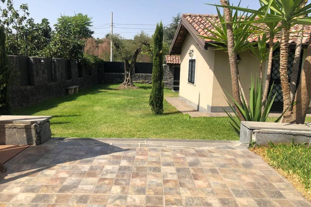 Casa Di Paco A Nicolosi Маскалучия Екстериор снимка
